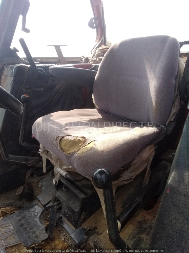 FIAT TRACTEUR AGRICOLE 80-90 DT - Tracteur agricole: photos 5 FIAT TRACTEUR AGRICOLE 80-90 DT - Tracteur agricole: photos 5