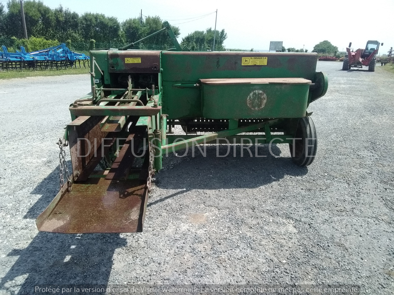 JOHN DEERE PRESSE MOYENNE DENSITE 332 - Presse à balles rondes: photos 3 JOHN DEERE PRESSE MOYENNE DENSITE 332 - Presse à balles rondes: photos 3