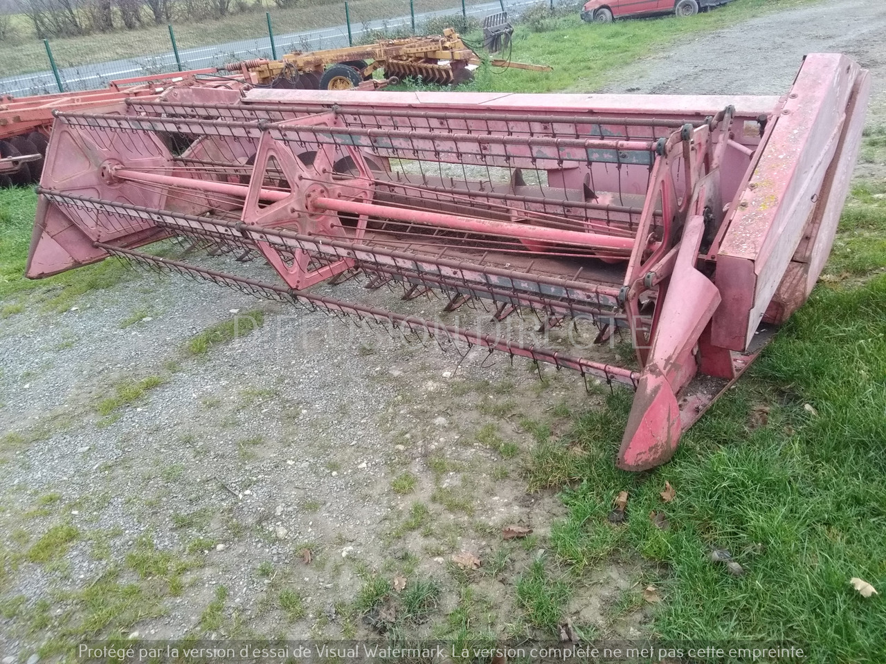 MASSEY FERGUSON MOISSONNEUSE BATTEUSE 620 - Moissonneuse-batteuse: photos 5 MASSEY FERGUSON MOISSONNEUSE BATTEUSE 620 - Moissonneuse-batteuse: photos 5