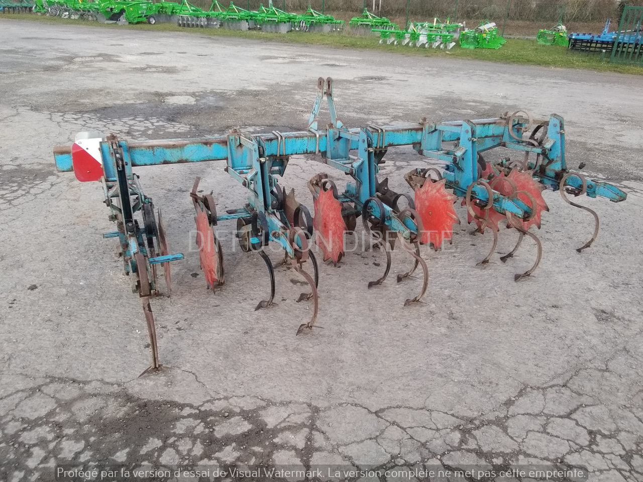 MONOSEM BINEUSE SUPER CROP 4 RANGS - Outils du sol: photos 2 MONOSEM BINEUSE SUPER CROP 4 RANGS - Outils du sol: photos 2