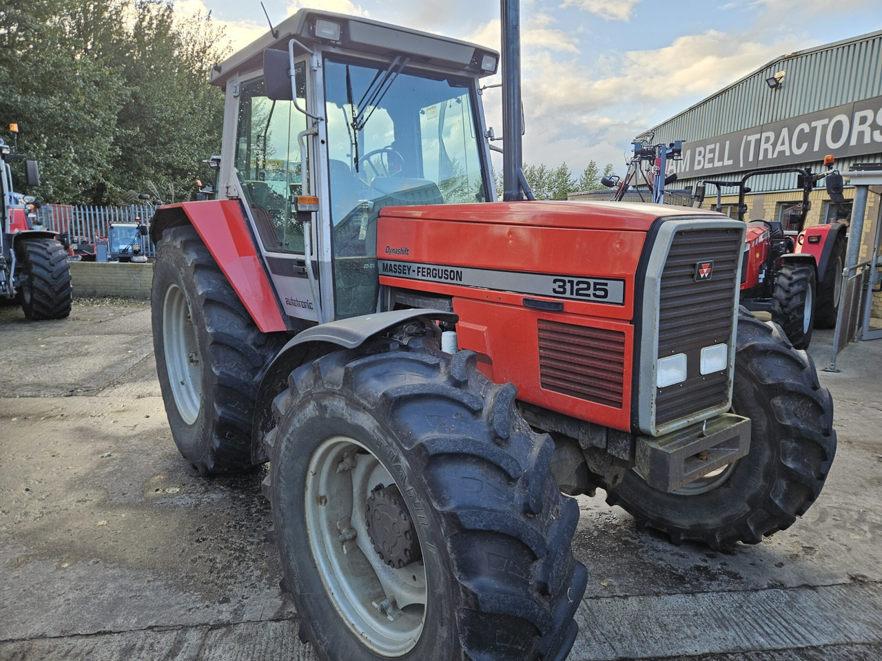 1993 MF 3125 Dynashift - Tracteur agricole: photos 1 1993 MF 3125 Dynashift - Tracteur agricole: photos 1