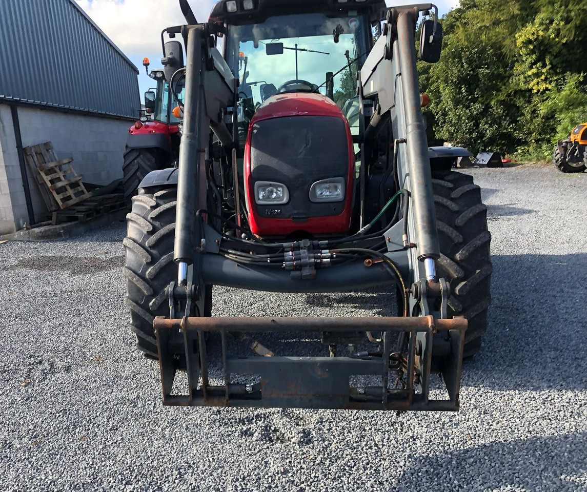 2006 Valtra N121 c/w front loader, 9700 Hrs - Tracteur agricole: photos 3 2006 Valtra N121 c/w front loader, 9700 Hrs - Tracteur agricole: photos 3
