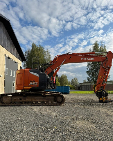 HitachiZX225USLC-7 + Engcon - Pelle sur chenille: photos 3 HitachiZX225USLC-7 + Engcon - Pelle sur chenille: photos 3