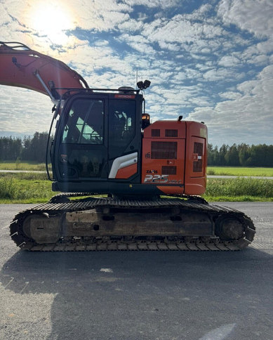 HitachiZX225USLC-7 + Engcon - Pelle sur chenille: photos 5 HitachiZX225USLC-7 + Engcon - Pelle sur chenille: photos 5