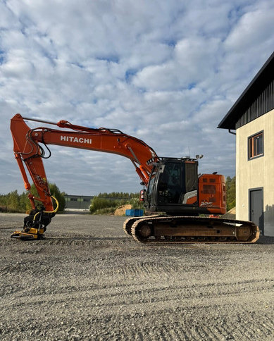 HitachiZX225USLC-7 + Engcon - Pelle sur chenille: photos 2 HitachiZX225USLC-7 + Engcon - Pelle sur chenille: photos 2