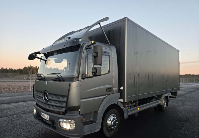 Camion fourgon Mercedes-BenzAtego 4x2 Special: photos 1