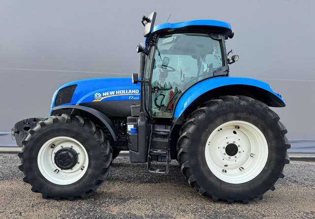 New Holland T7.200 - Tracteur agricole: photos 2 New Holland T7.200 - Tracteur agricole: photos 2