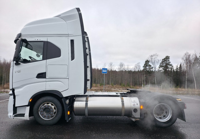 IvecoS-Way 460 4x2 LNG / LBG - Tracteur routier: photos 2 IvecoS-Way 460 4x2 LNG / LBG - Tracteur routier: photos 2