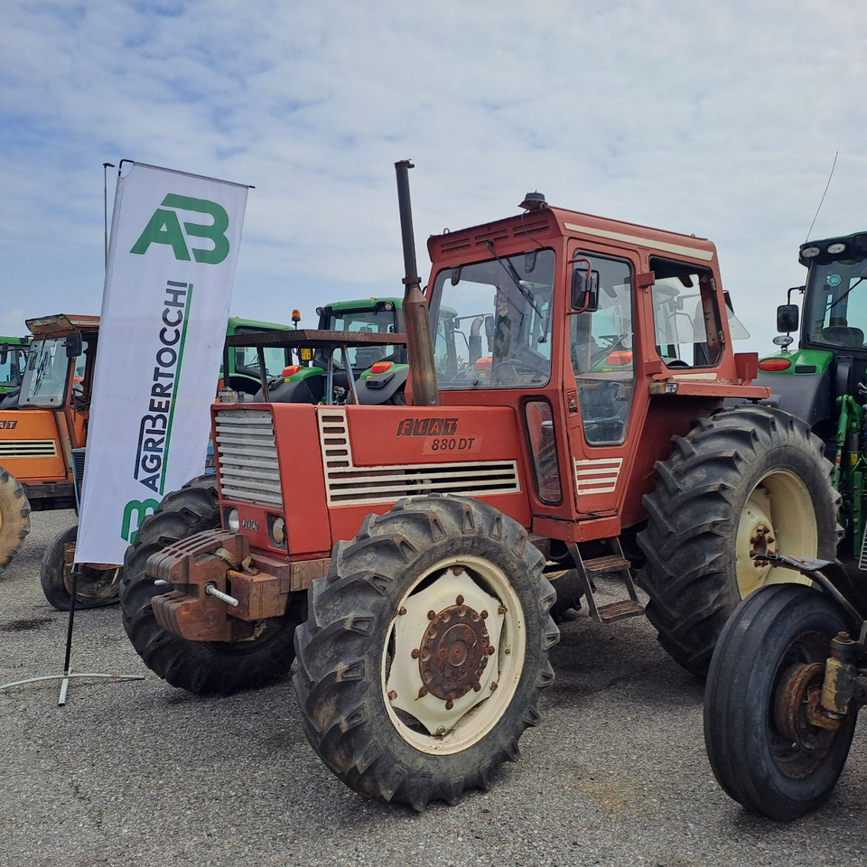 FIAT 880 DT - Tracteur agricole: photos 1 FIAT 880 DT - Tracteur agricole: photos 1