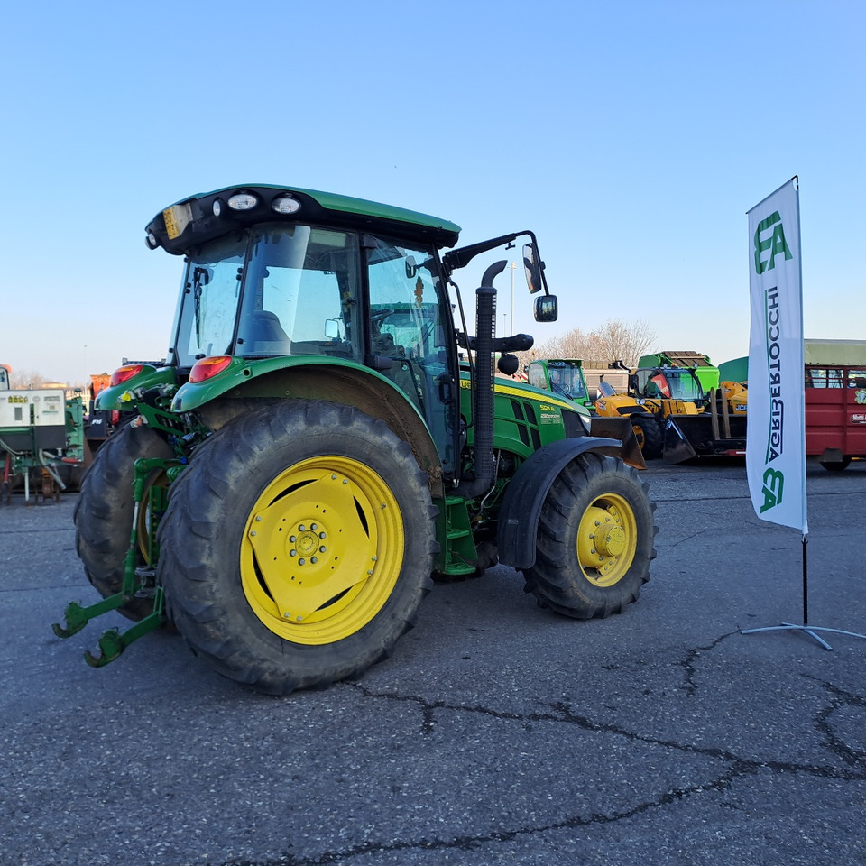 JOHN DEERE 5125R - Tracteur agricole: photos 2 JOHN DEERE 5125R - Tracteur agricole: photos 2