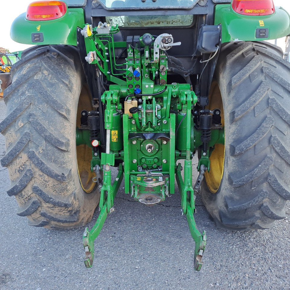 JOHN DEERE 5125R - Tracteur agricole: photos 5 JOHN DEERE 5125R - Tracteur agricole: photos 5