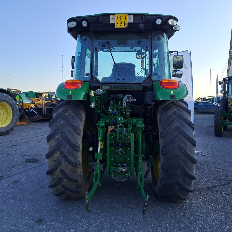 JOHN DEERE 5125R - Tracteur agricole: photos 4 JOHN DEERE 5125R - Tracteur agricole: photos 4