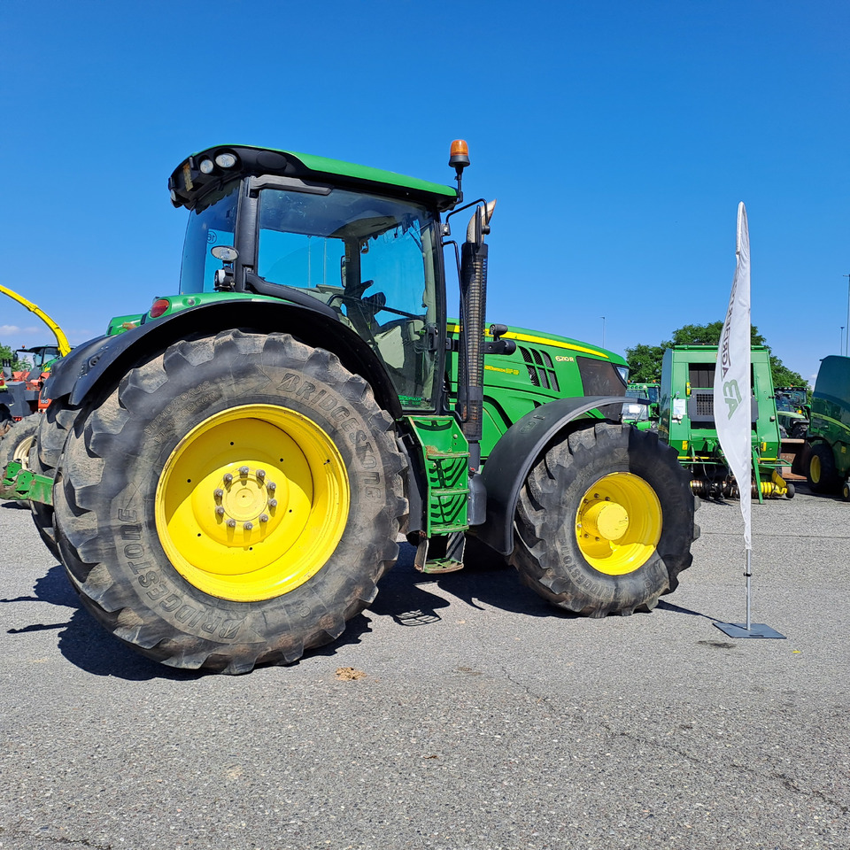 JOHN DEERE 6210R - Tracteur agricole: photos 3 JOHN DEERE 6210R - Tracteur agricole: photos 3