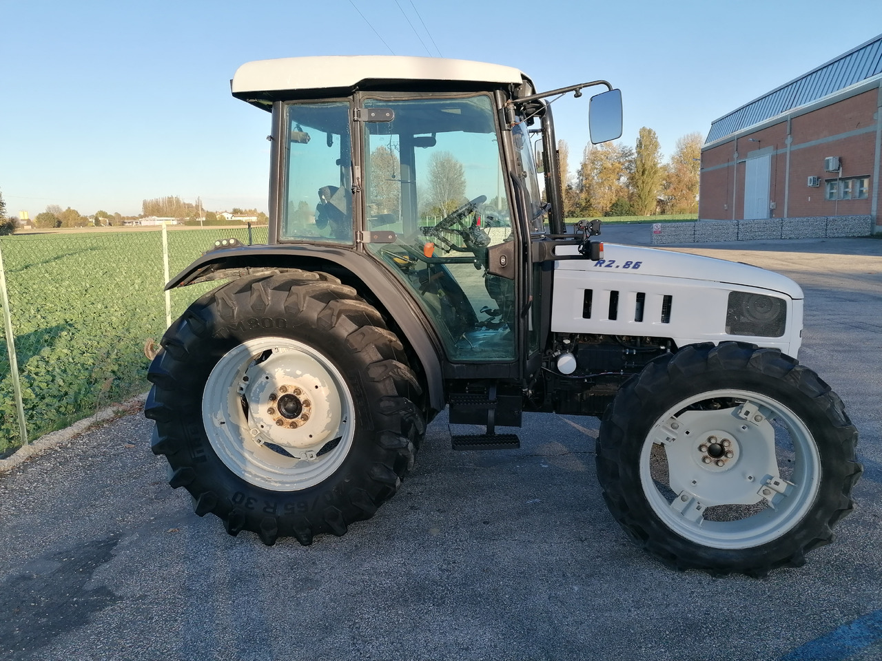 LAMBORGHINI R2.86 - Tracteur agricole: photos 3 LAMBORGHINI R2.86 - Tracteur agricole: photos 3