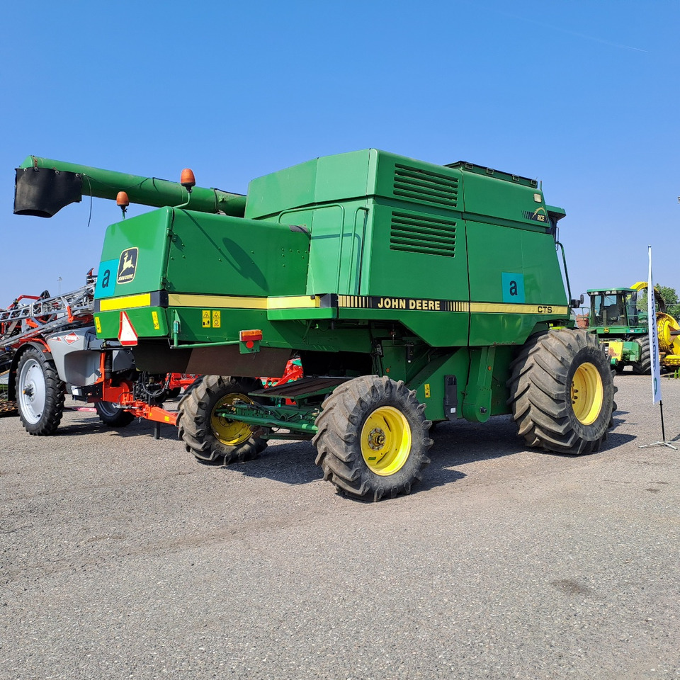 MIETITREBBIA JOHN DEERE CTS - Moissonneuse-batteuse: photos 3 MIETITREBBIA JOHN DEERE CTS - Moissonneuse-batteuse: photos 3