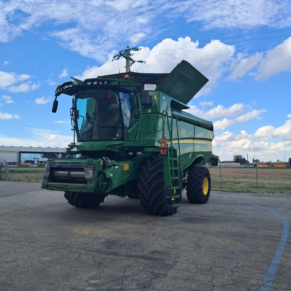 MIETITREBBIA JOHN DEERE S660 - Moissonneuse-batteuse: photos 1 MIETITREBBIA JOHN DEERE S660 - Moissonneuse-batteuse: photos 1