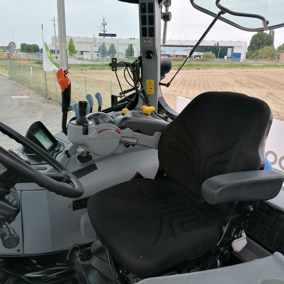 Tracteur agricole NEW HOLLAND 6090: photos 8