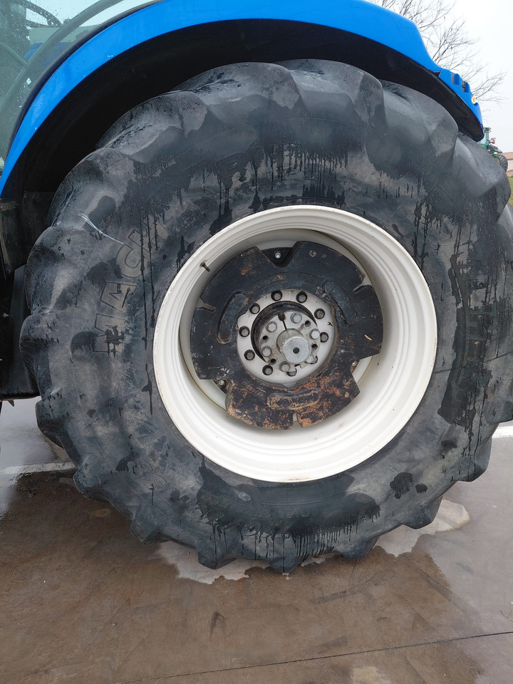 NEW HOLLAND T7 260 - Tracteur agricole: photos 5 NEW HOLLAND T7 260 - Tracteur agricole: photos 5