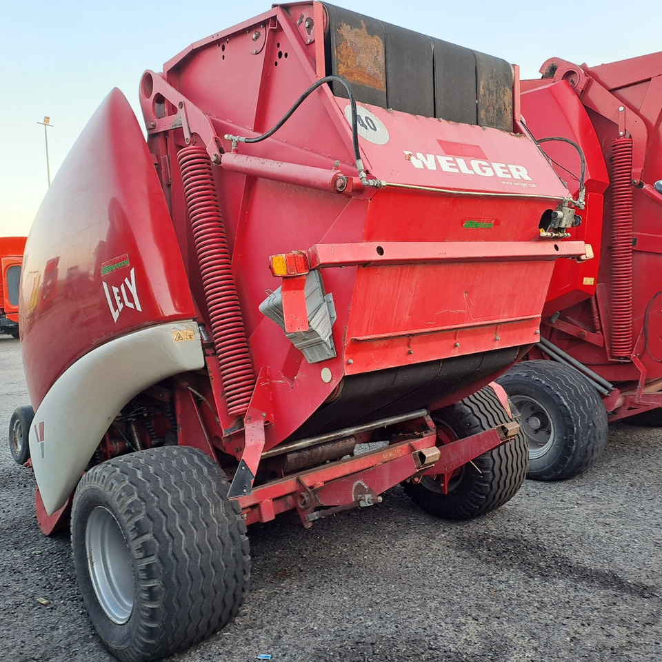 ROTOPRESSA LELY WELGER RP 402 SPECIAL - Presse à balles rondes: photos 5 ROTOPRESSA LELY WELGER RP 402 SPECIAL - Presse à balles rondes: photos 5