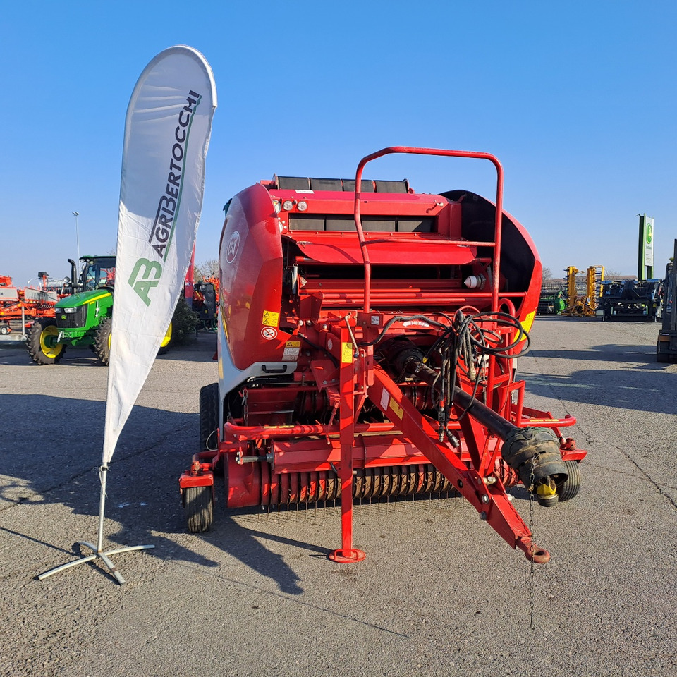 ROTOPRESSA LELY WELGER RP 445 - Presse à balles rondes: photos 3 ROTOPRESSA LELY WELGER RP 445 - Presse à balles rondes: photos 3