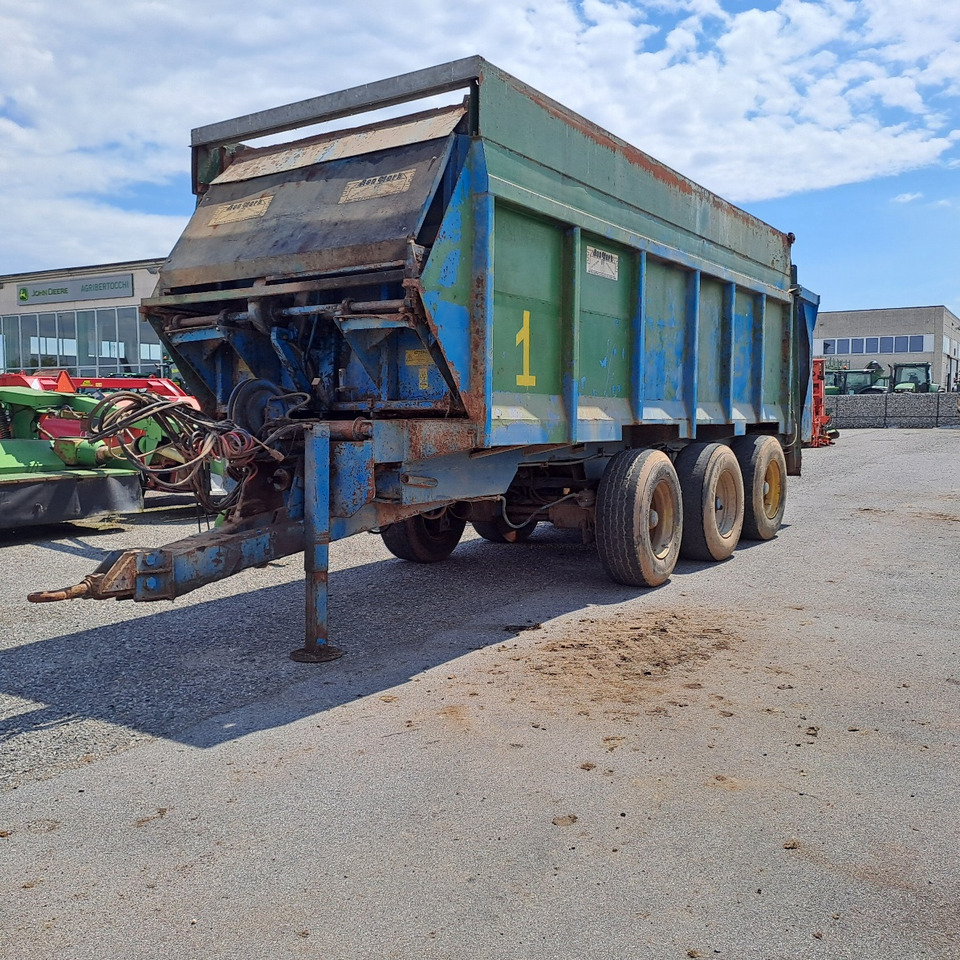 SPANDILETAME REN MARK - Epandeur à fumier: photos 1 SPANDILETAME REN MARK - Epandeur à fumier: photos 1