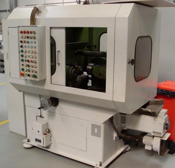 HERMANN WERNER Bauart MEK 4-100 -Drehmaschinen - Machine à métaux: photos 1 HERMANN WERNER Bauart MEK 4-100 -Drehmaschinen - Machine à métaux: photos 1