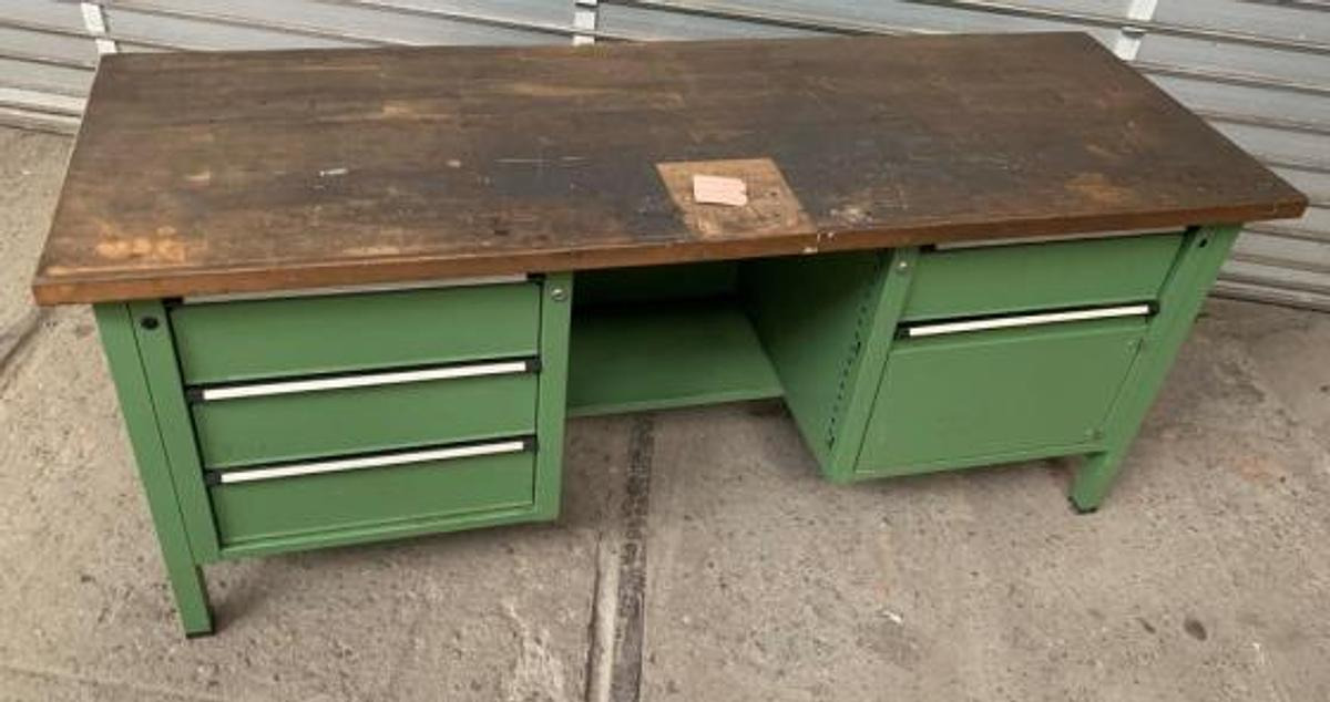 Werkbank - Équipement de garage: photos 1 Werkbank - Équipement de garage: photos 1