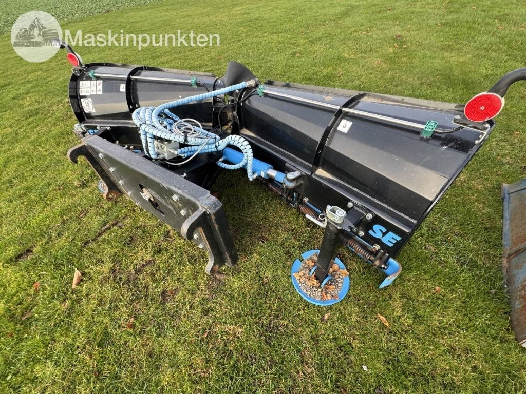 SE Equipment Sweden & Drivex snöplog och sandspridare - Autre matériel: photos 3 SE Equipment Sweden & Drivex snöplog och sandspridare - Autre matériel: photos 3