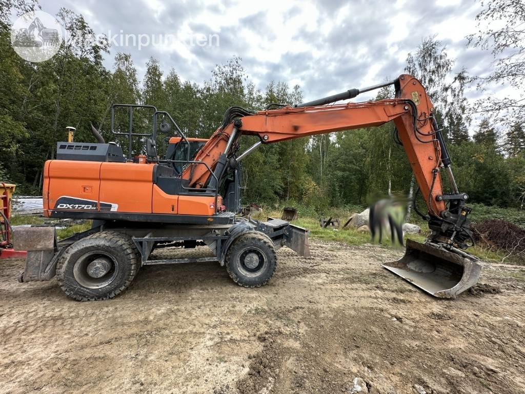 Doosan DX 170 W - Pelle sur pneus: photos 4 Doosan DX 170 W - Pelle sur pneus: photos 4