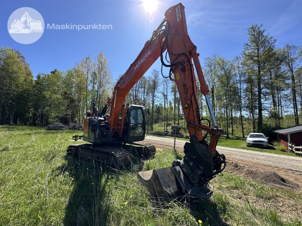 Hitachi ZX 135 US-6 - Pelle sur chenille: photos 1 Hitachi ZX 135 US-6 - Pelle sur chenille: photos 1