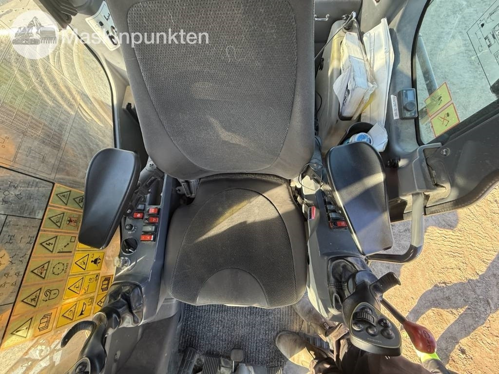 Pelle sur pneus Komatsu PW 160: photos 41