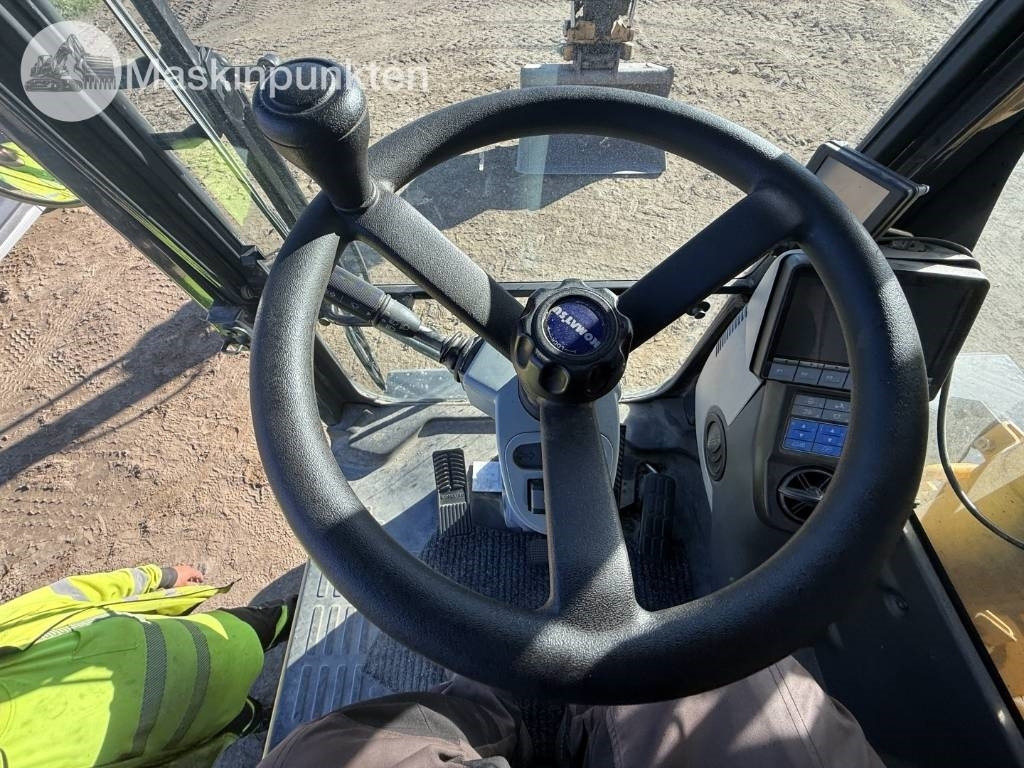 Pelle sur pneus Komatsu PW 160: photos 49