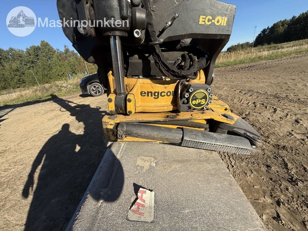 Pelle sur pneus Komatsu PW 160: photos 21