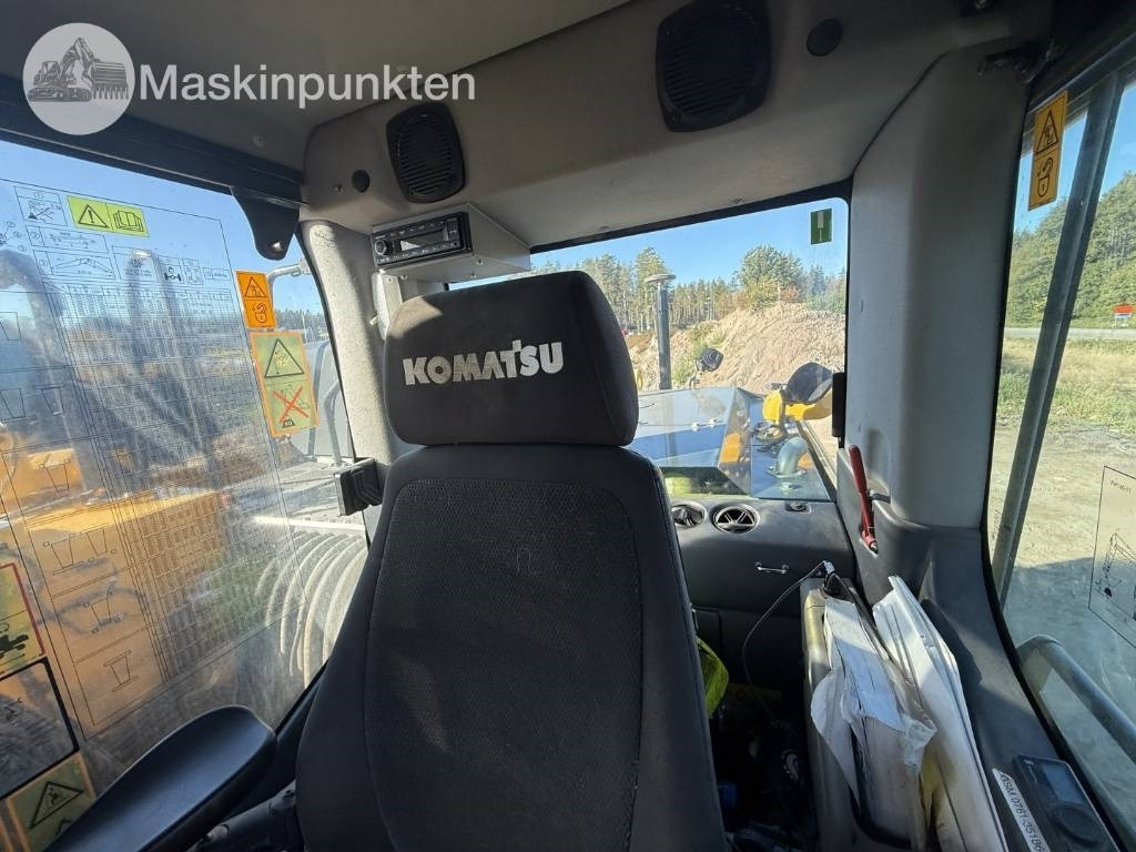 Pelle sur pneus Komatsu PW 160: photos 50