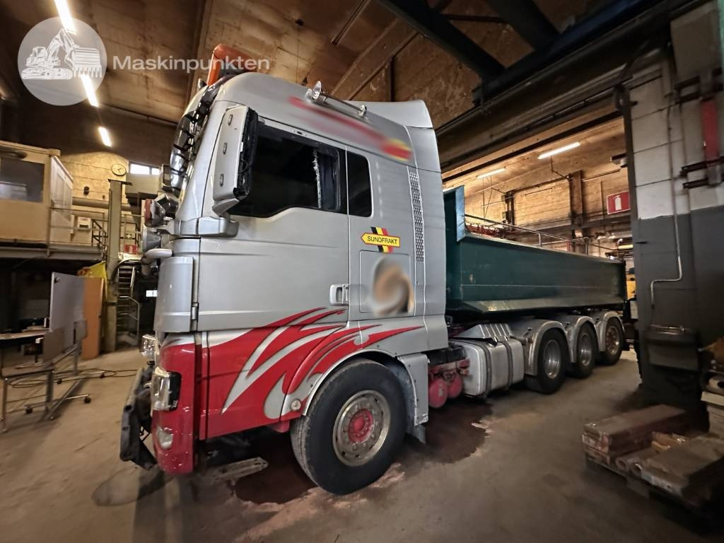 MAN TGX 35.540  - Camion ampliroll: photos 1 MAN TGX 35.540  - Camion ampliroll: photos 1