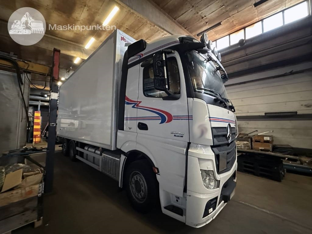 Mercedes-Benz Actros 2545 - Camion fourgon: photos 2 Mercedes-Benz Actros 2545 - Camion fourgon: photos 2
