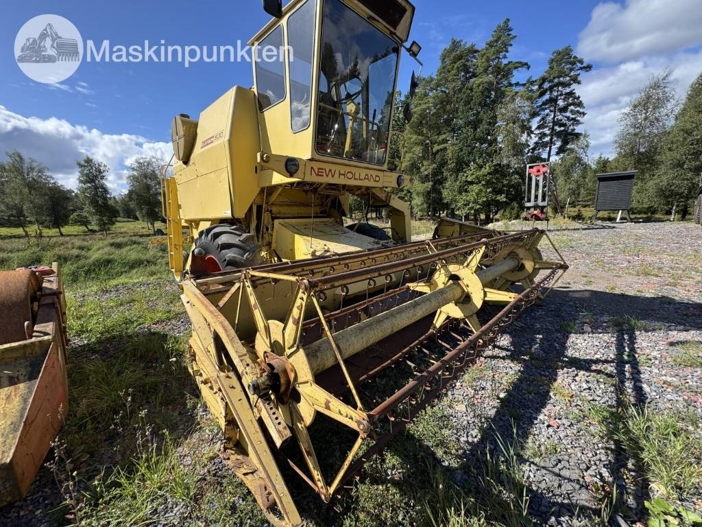 New Holland 1530 - Moissonneuse-batteuse: photos 5 New Holland 1530 - Moissonneuse-batteuse: photos 5