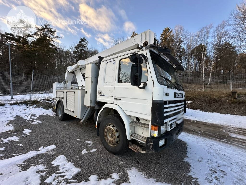 Scania P 92 M - Camion avec nacelle: photos 4 Scania P 92 M - Camion avec nacelle: photos 4