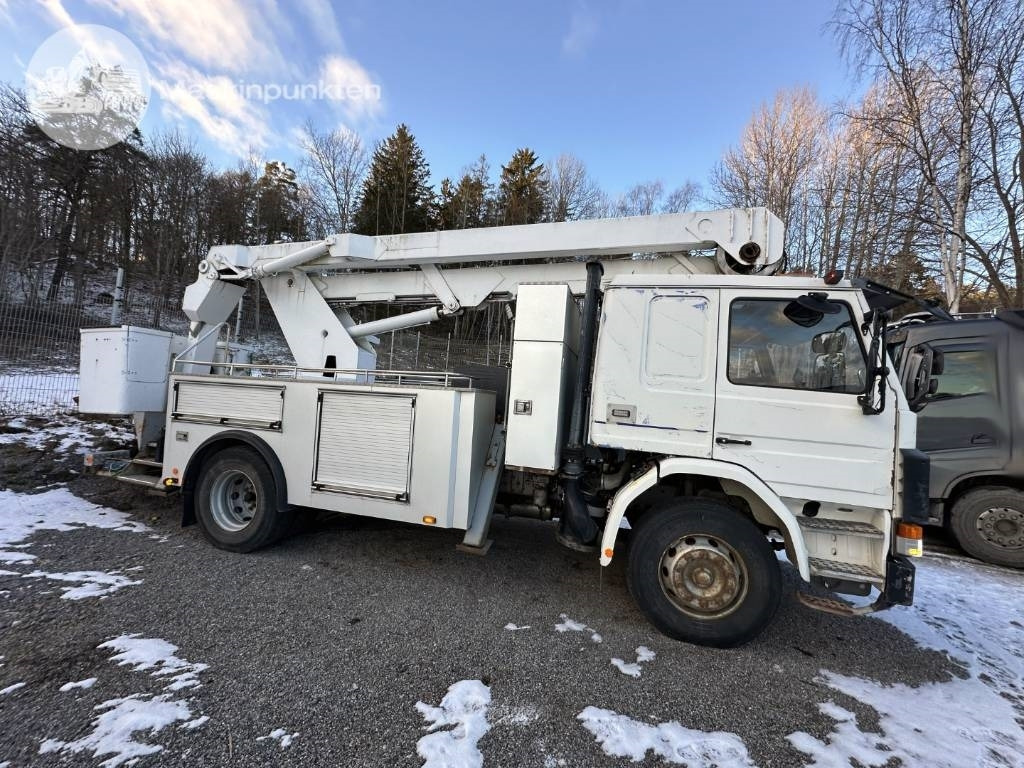 Scania P 92 M - Camion avec nacelle: photos 2 Scania P 92 M - Camion avec nacelle: photos 2