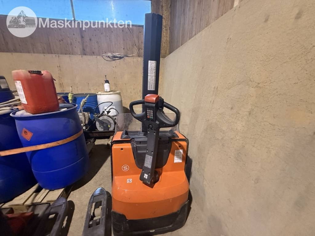 Toyota BT SWE 160 L - Chariot élévateur électrique: photos 1 Toyota BT SWE 160 L - Chariot élévateur électrique: photos 1