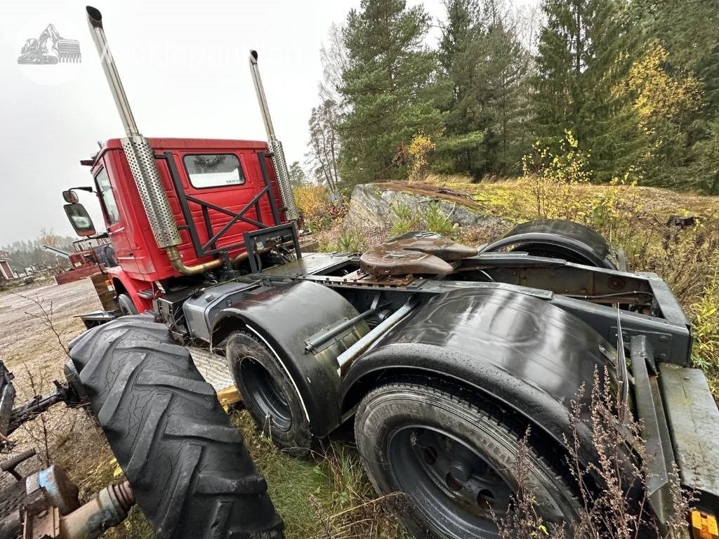Scania T 143 H - Tracteur routier: photos 4 Scania T 143 H - Tracteur routier: photos 4