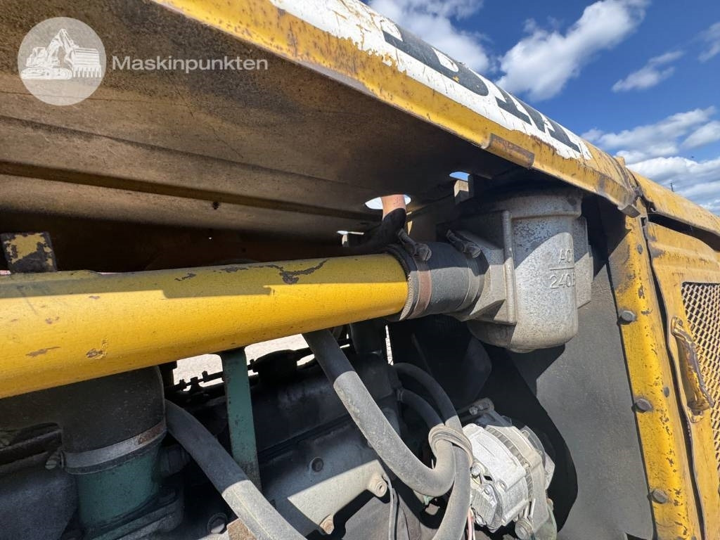 Chargeuse sur pneus Volvo BM 840: photos 40