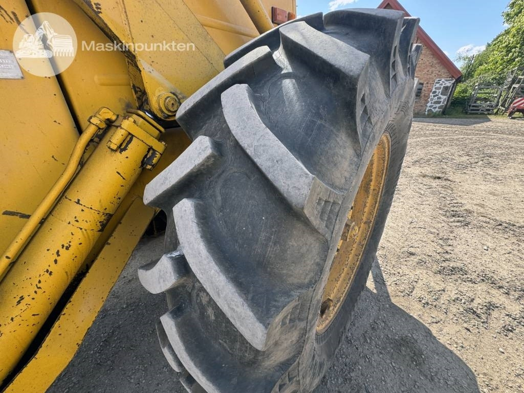 Chargeuse sur pneus Volvo BM 840: photos 27