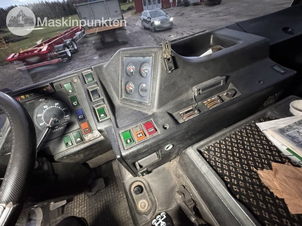 Camion grumier Volvo F 16: photos 45 Camion grumier Volvo F 16: photos 45