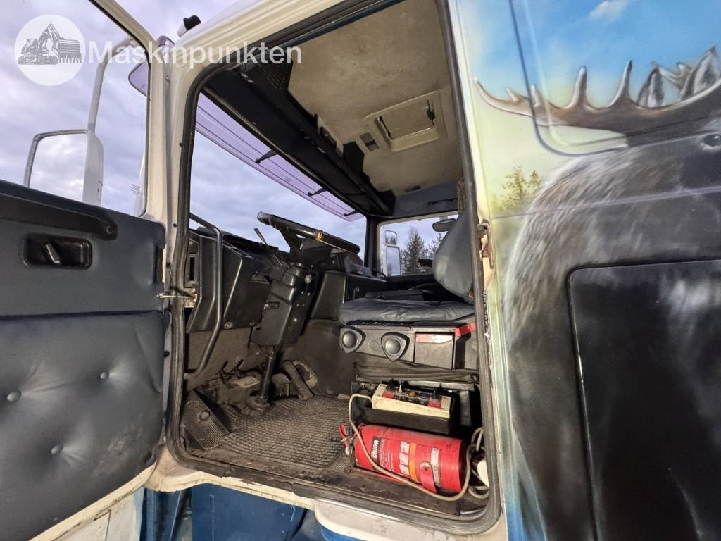 Camion grumier Volvo F 16: photos 40 Camion grumier Volvo F 16: photos 40