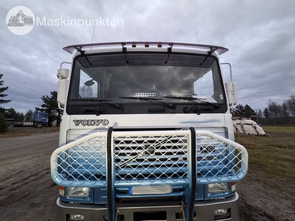 Camion grumier Volvo F 16: photos 37 Camion grumier Volvo F 16: photos 37