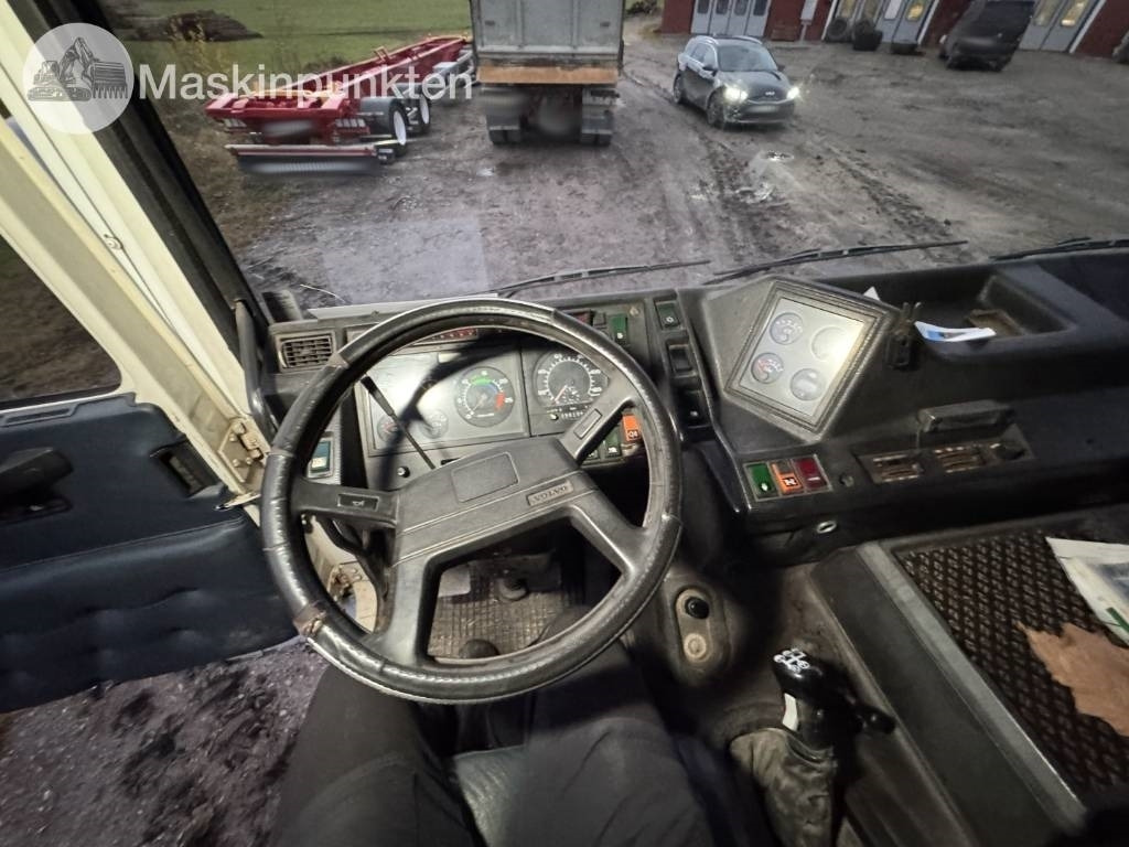 Camion grumier Volvo F 16: photos 42 Camion grumier Volvo F 16: photos 42