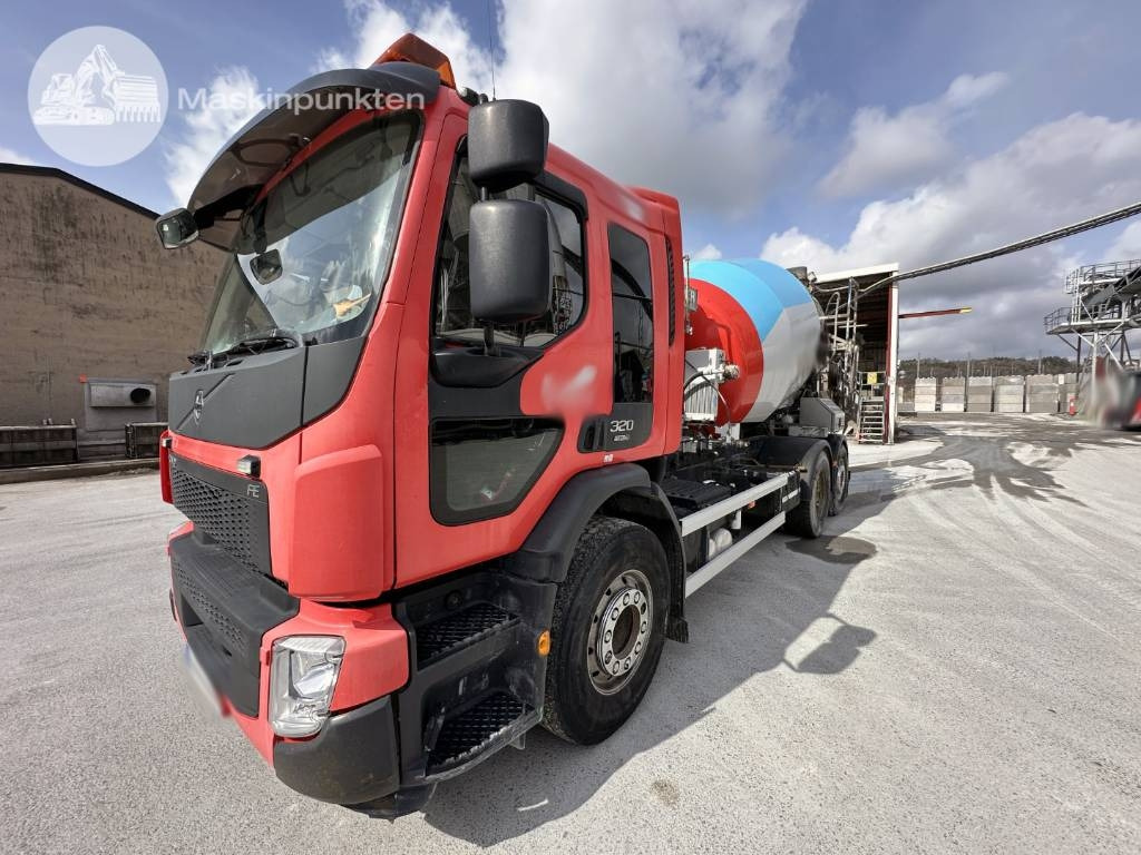 Volvo FE 320 - Camion malaxeur: photos 1 Volvo FE 320 - Camion malaxeur: photos 1