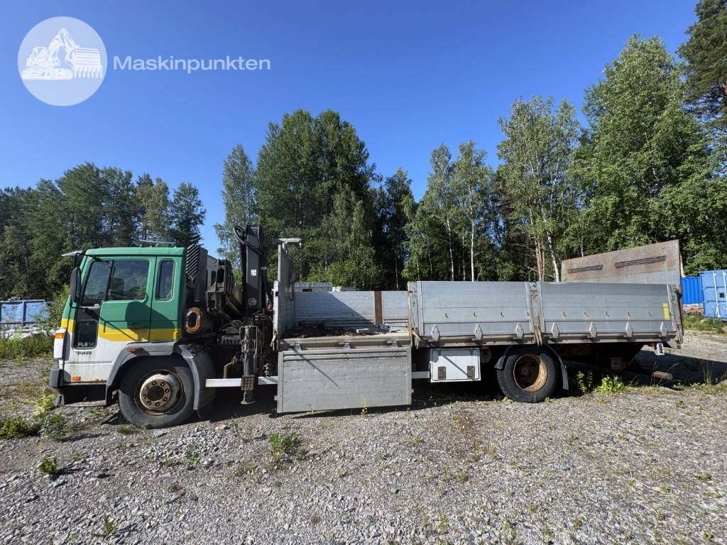 Volvo FL 614 - Camion grue: photos 2 Volvo FL 614 - Camion grue: photos 2