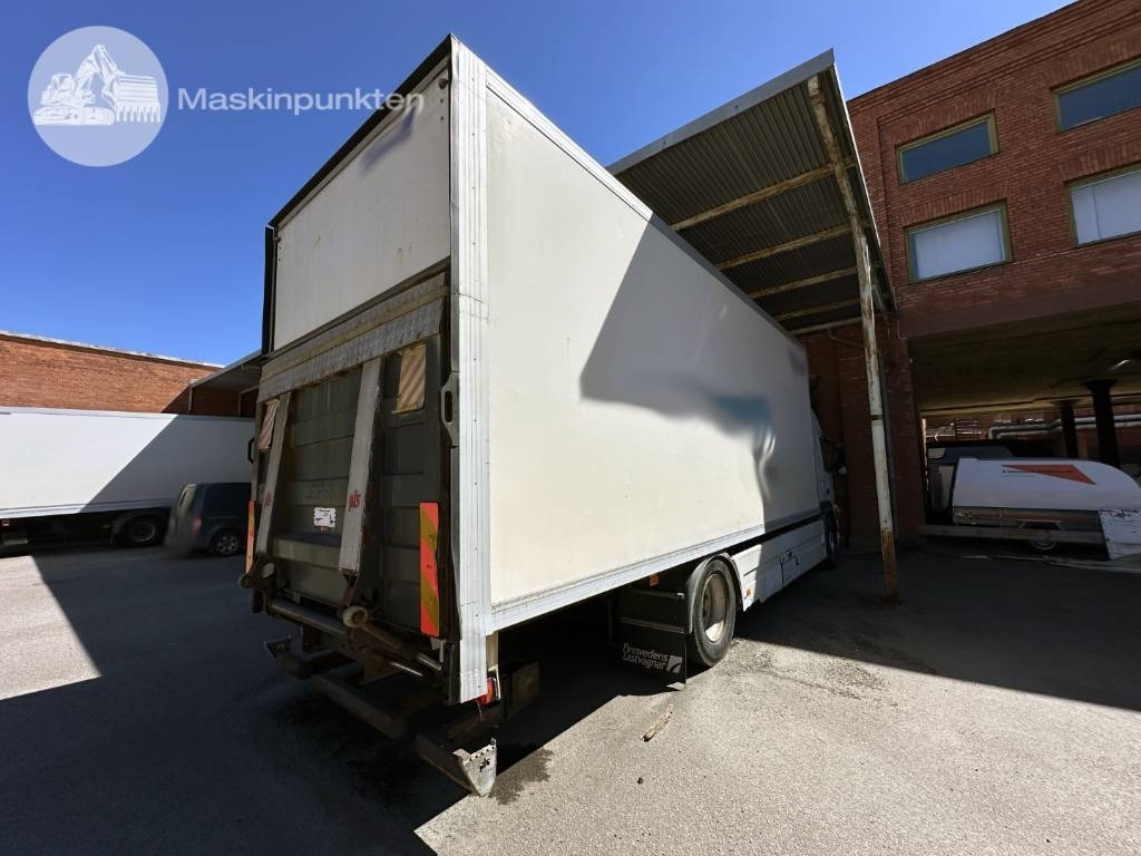 Volvo FM 300 - Camion fourgon: photos 5 Volvo FM 300 - Camion fourgon: photos 5